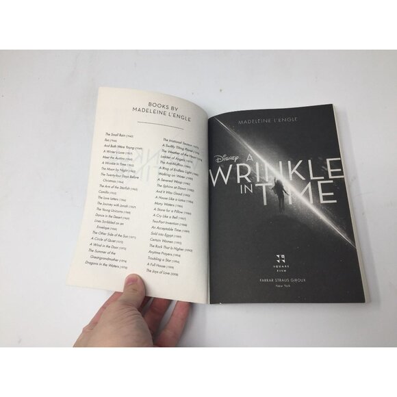 A Wrinkle in Time book By: Madeleine L'Engle - Picture 5 of 15